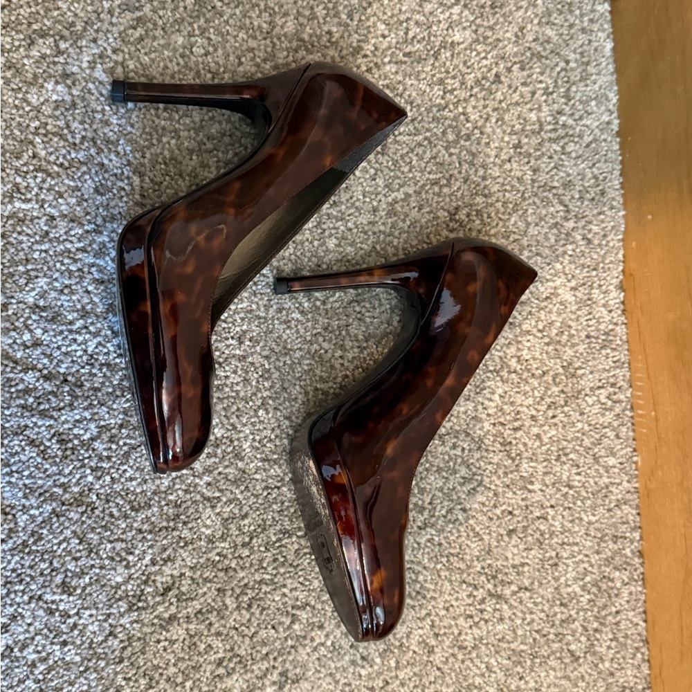 Stuart Weitzman Tortoise Shell Heels - Picture 6 of 13